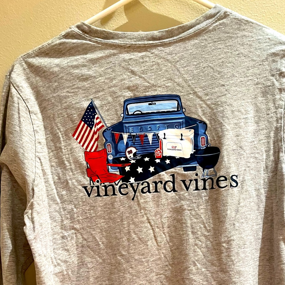 Vineyard Vines long sleeve tailgate t-shirt- gray - great condition- boys XL-18